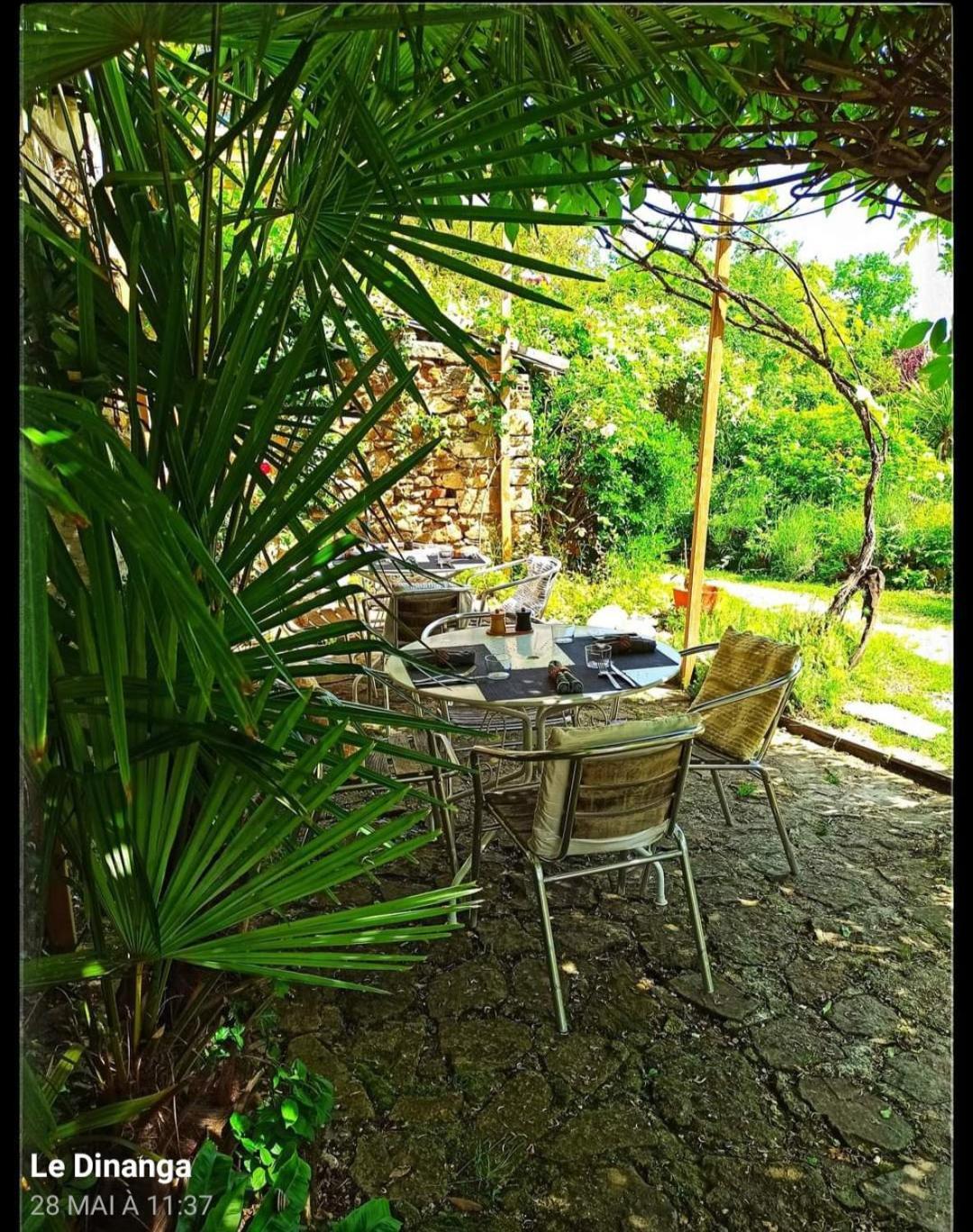 Le Dinanga Bed & Breakfast Léran Eksteriør bilde